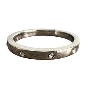 Silver tone rhinestone studded ring band - size 8.25